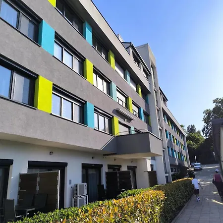 Goldhome Appart hôtel 3*