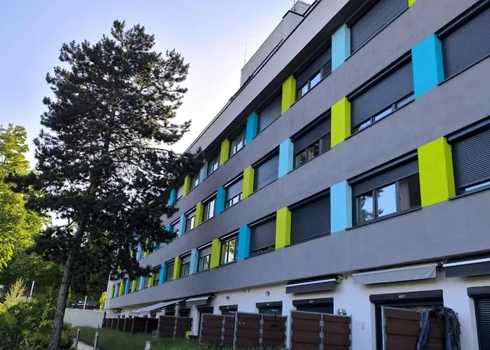 Goldhome Aparthotel
